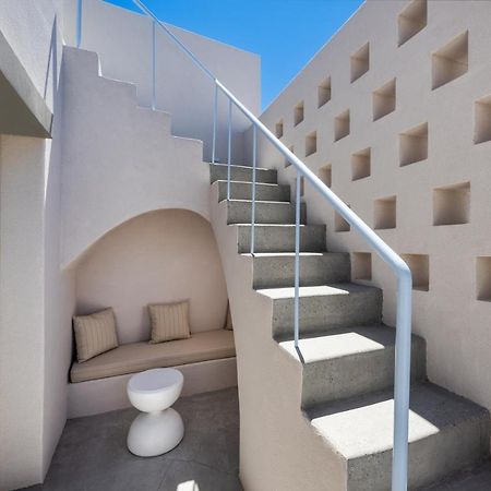 Viva Nove Suites Kamári エクステリア 写真