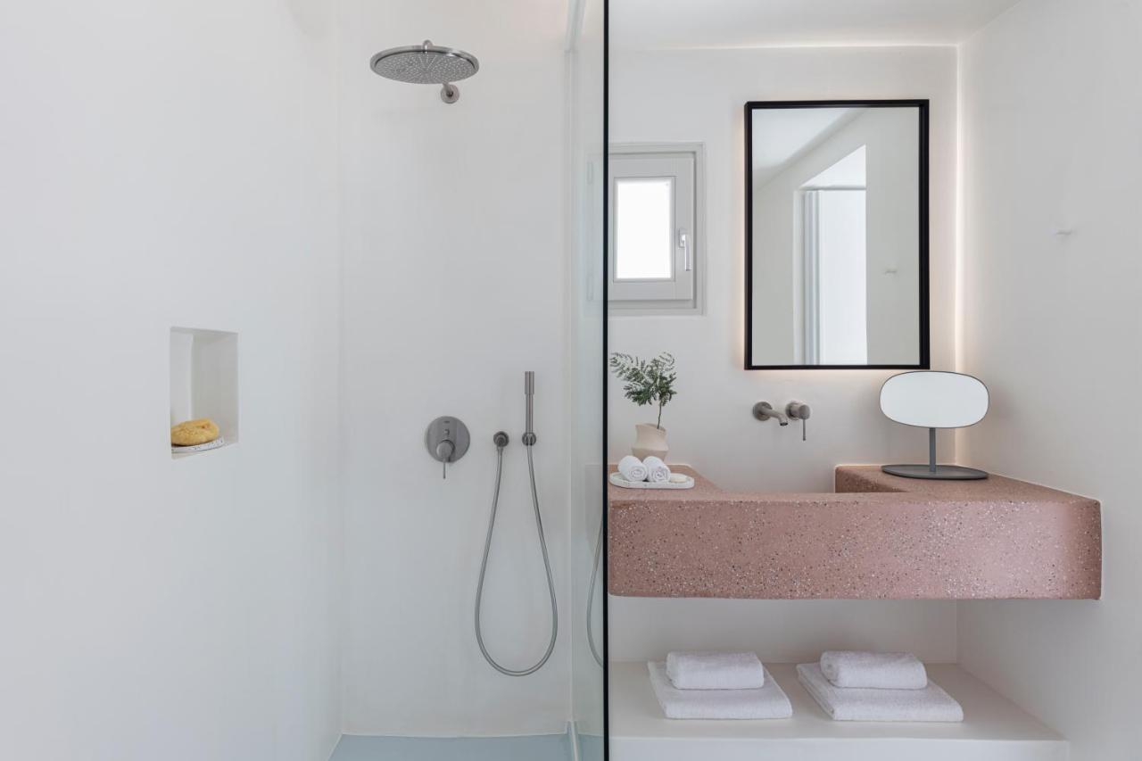 Viva Nove Suites Kamári エクステリア 写真