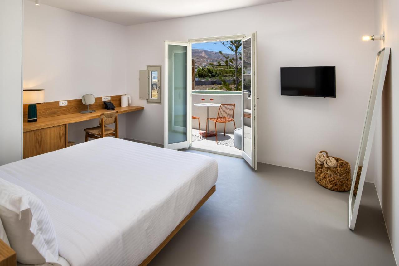 Viva Nove Suites Kamári エクステリア 写真