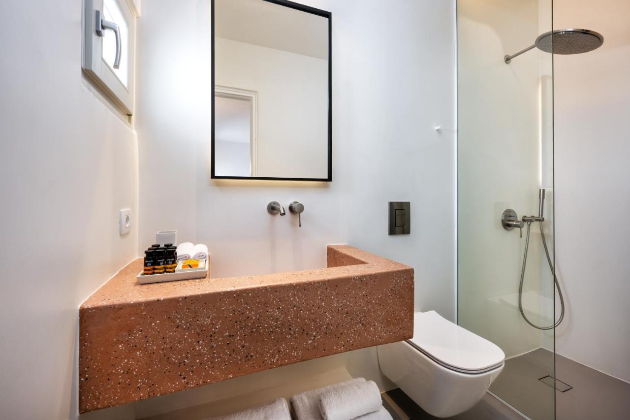 Viva Nove Suites Kamári エクステリア 写真