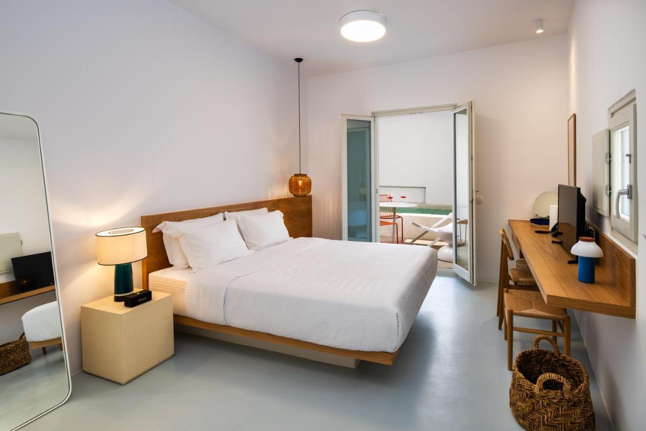 Viva Nove Suites Kamári エクステリア 写真