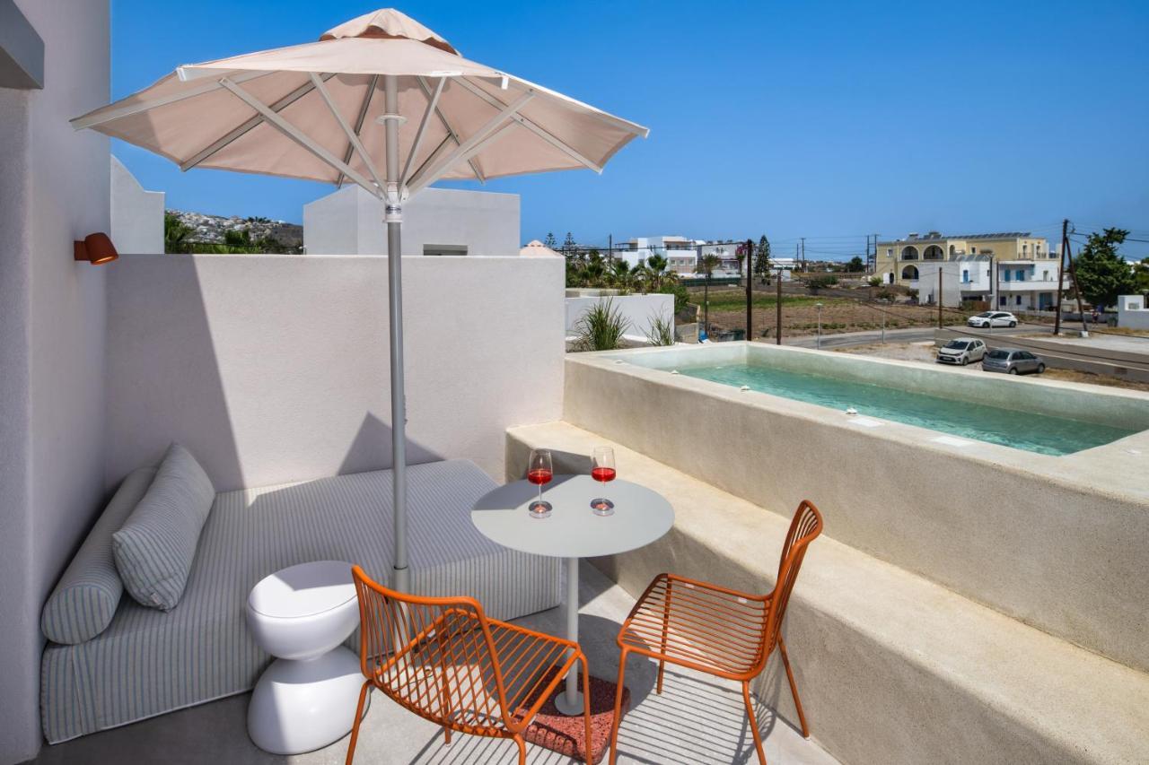 Viva Nove Suites Kamári エクステリア 写真