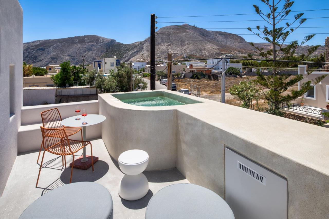 Viva Nove Suites Kamári エクステリア 写真