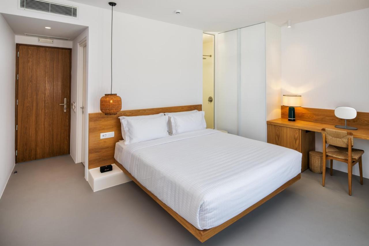 Viva Nove Suites Kamári エクステリア 写真