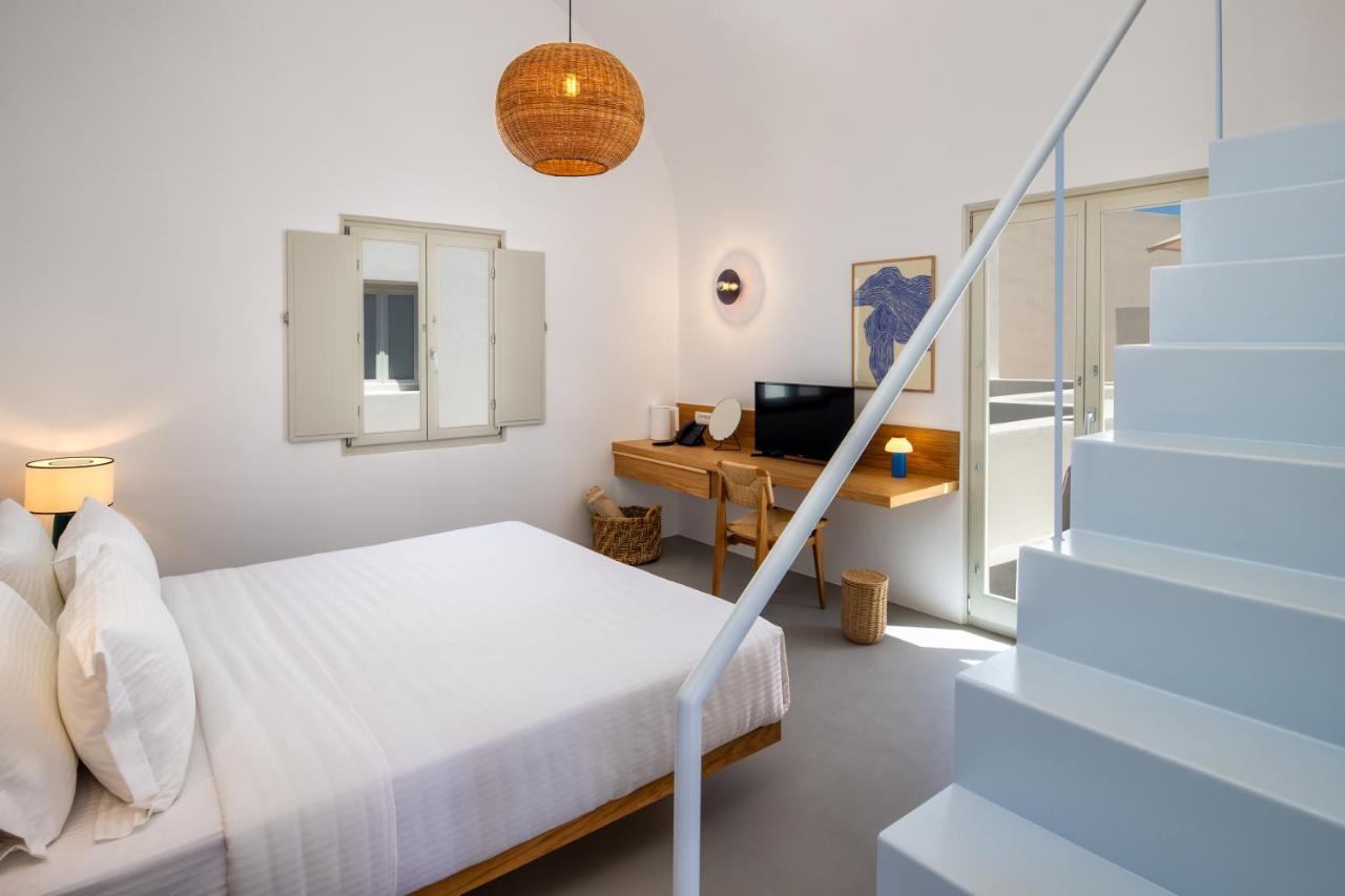 Viva Nove Suites Kamári エクステリア 写真